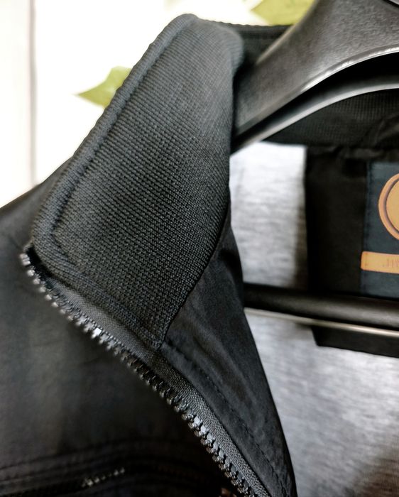 Casaco blusão novo a estrear xxl
Com forro e multibolsos 
Xl xxl n 52-