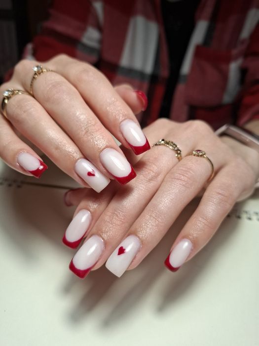 Манікюр, педикюр, нарощення нігтів, корекція