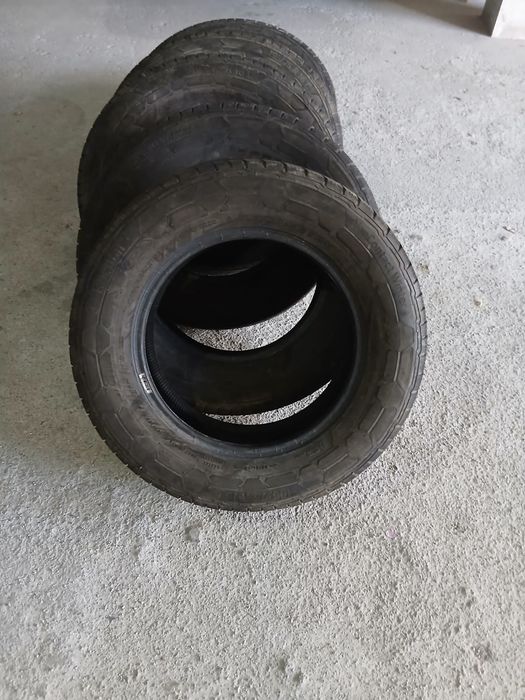6 Pneus 195/75R16 C Continental