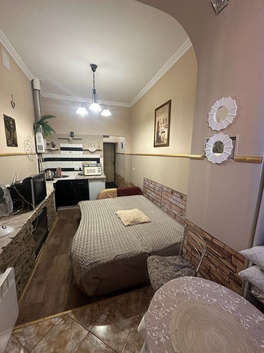 Маленька - смарт квартира біля Площі !