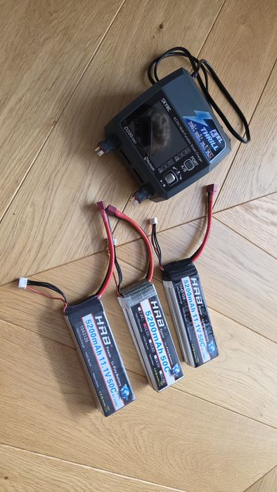 Traxxas Slash 4x4 Ultimate + 3x LiPo 3S + ładowarka