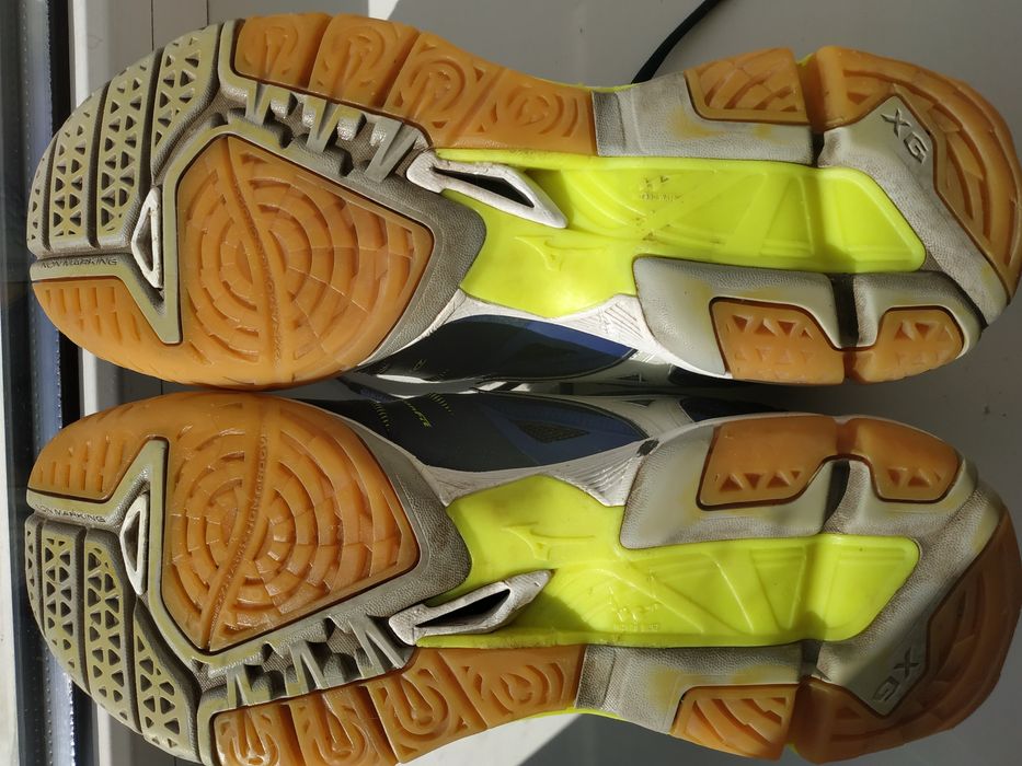 Кросівки Mizuno Wave Tornado X