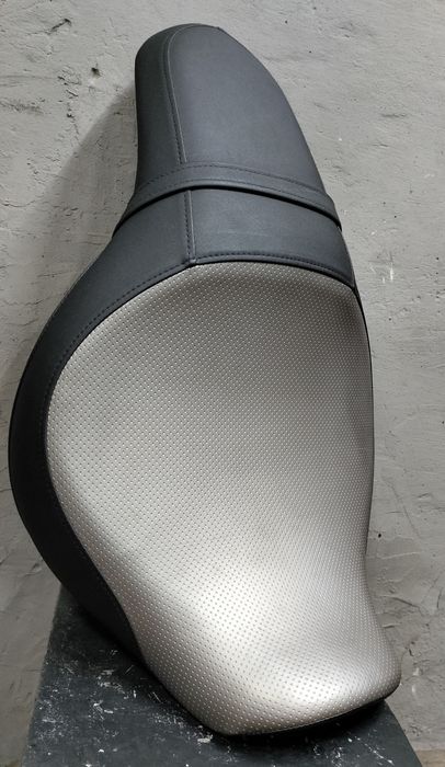 Сидіння Kawasaki Vulcan 900 custom