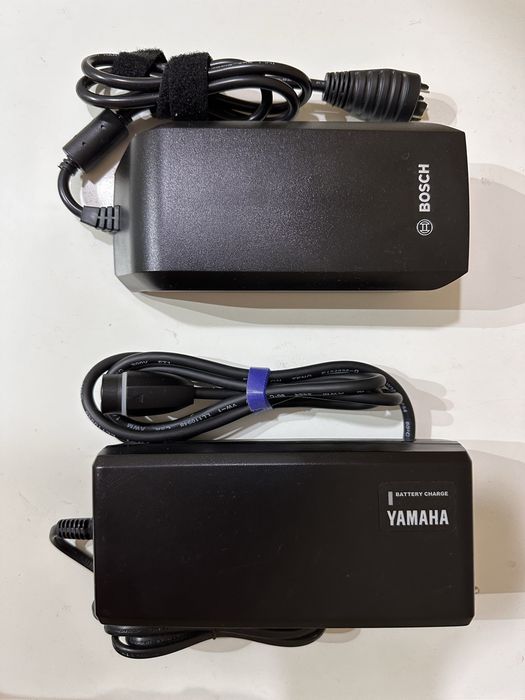 Зарядний пртстрій Bosch електровелосиреда smart system