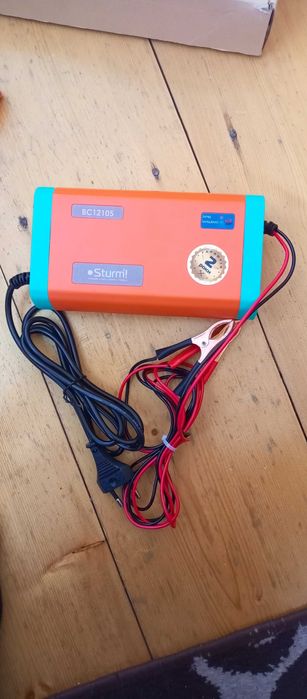 Зарядний пристрій для акамулятора