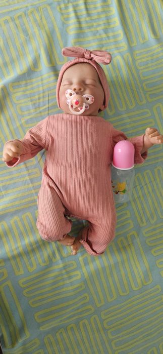 Bebé reborn menina
