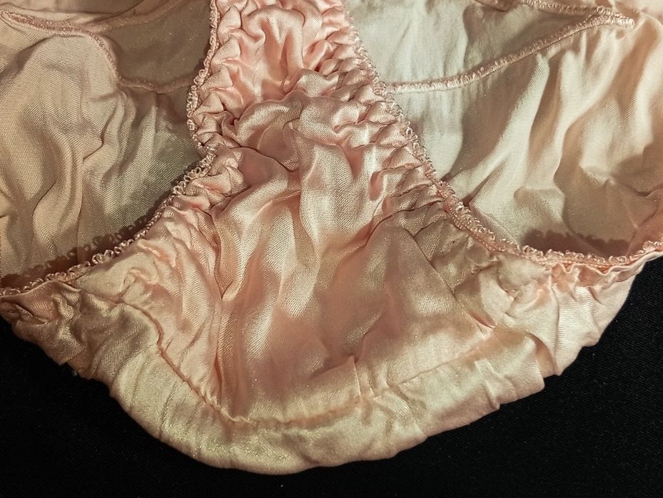 Нежный подарок для любимой: трусики Topshop в красивом боксе