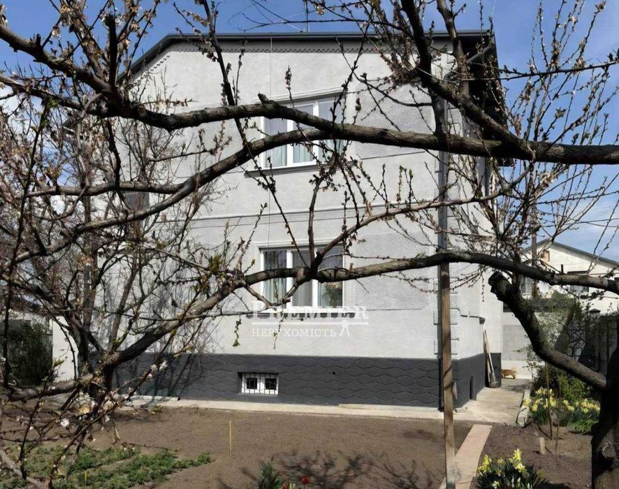 Продам 2-поверховий будинок в Одесі