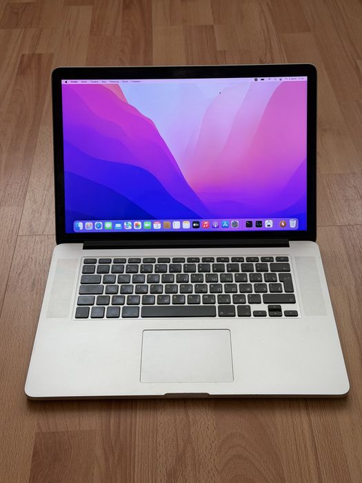 MacBook Pro 15 2015 i7 / 16 GB / 256 GB Silver