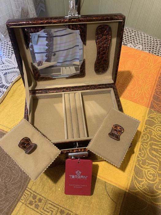 Винтажная шкатулка - саквояж для украшений бренд TERGANкожаная подарок