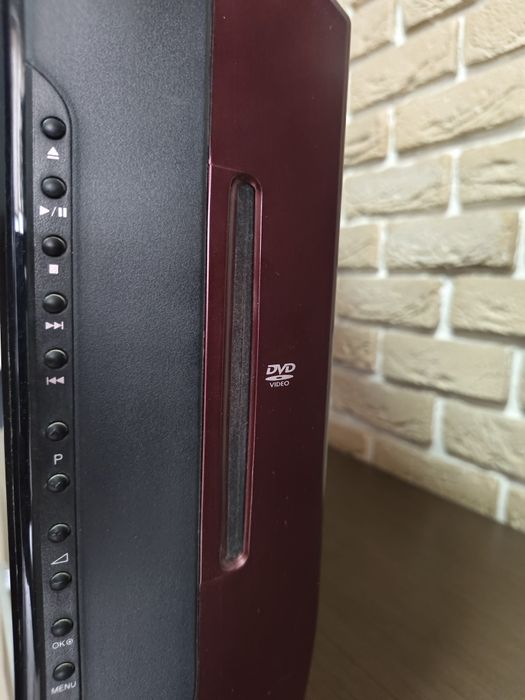 Продам LCD телевізор 32LG4000 з вбудованим DVD плеєром.