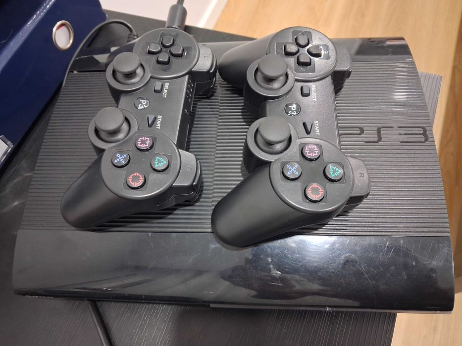 Consolo de jogos + 3 jogos
