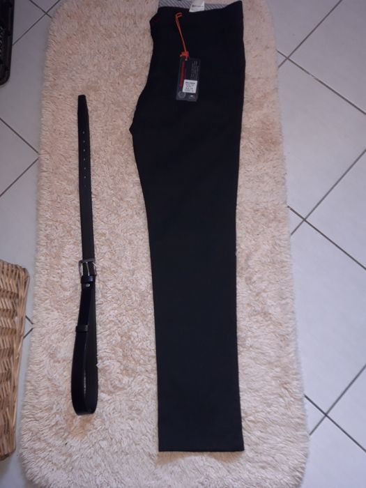 Eleganckie czarne spodnie do garnituru + pasek