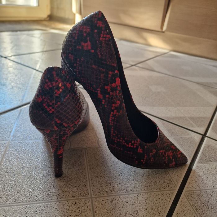 Buty damskie na szpilce