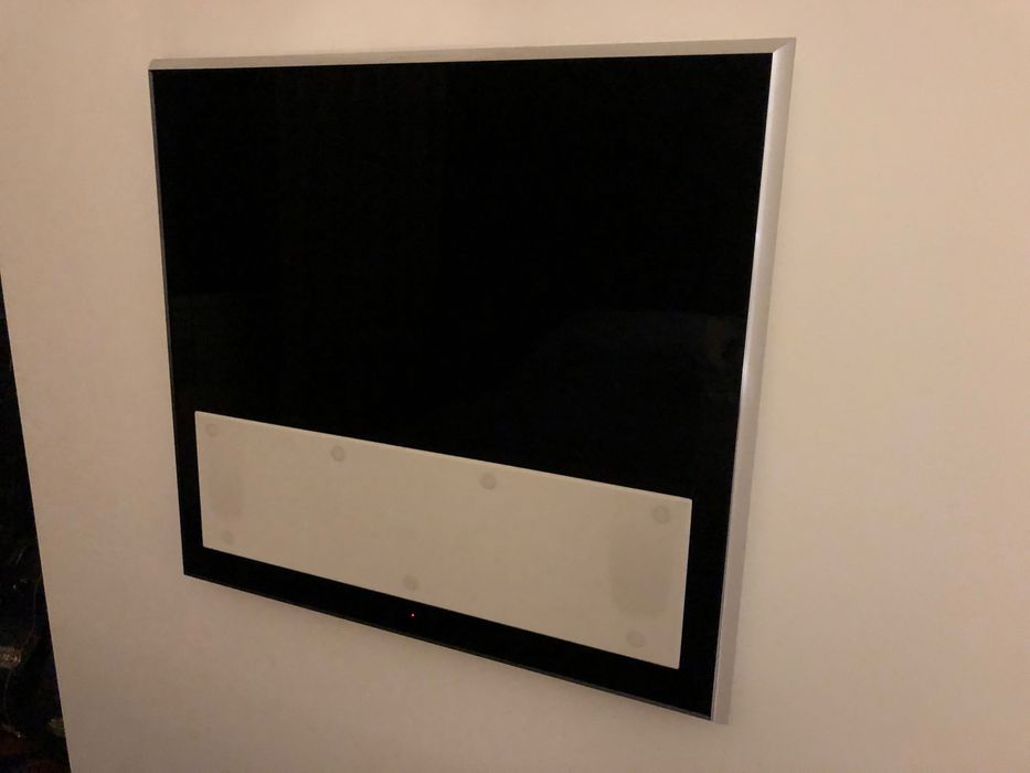 Bang & Olufsen BEOVISION 10-32 na caixa com defeito