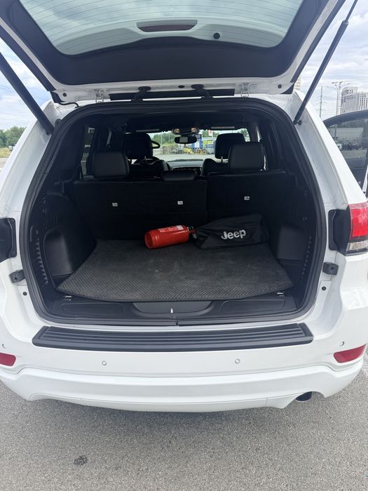Jeep Grand Cherokee WK2 Laredo X 2022 • 3.6 V6 Pentastar • ГБО • 81 500 км
