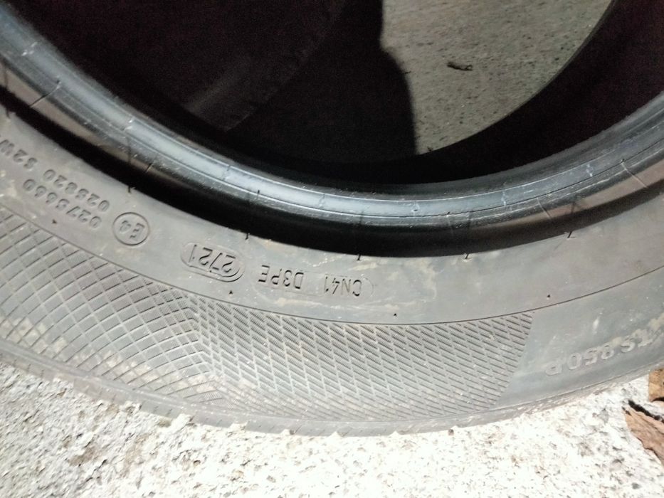 225 60R17 Continental