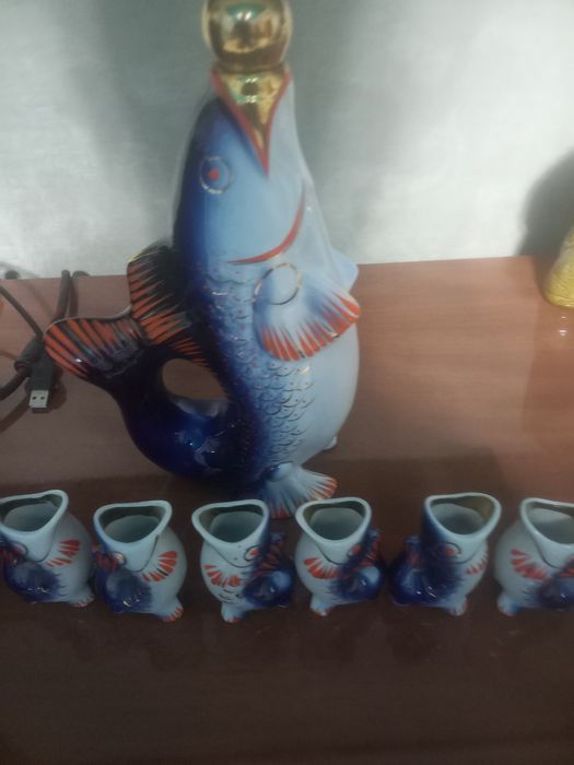 продам сервиз  Рыбки и др.