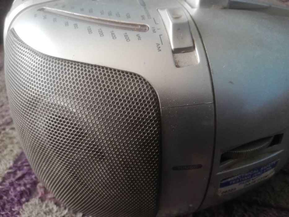 магнітола Hitachi