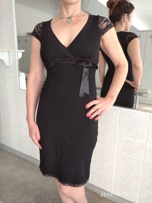 Чёрное трикотажное вечернее платье