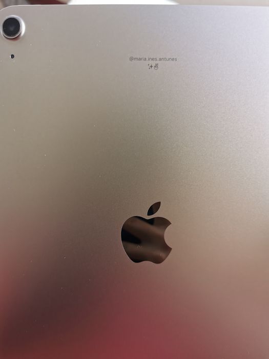 iPad Air 11" M2 (256GB - Wi-Fi) + Magic Keyboard + Apple Pencil (Como Novo)