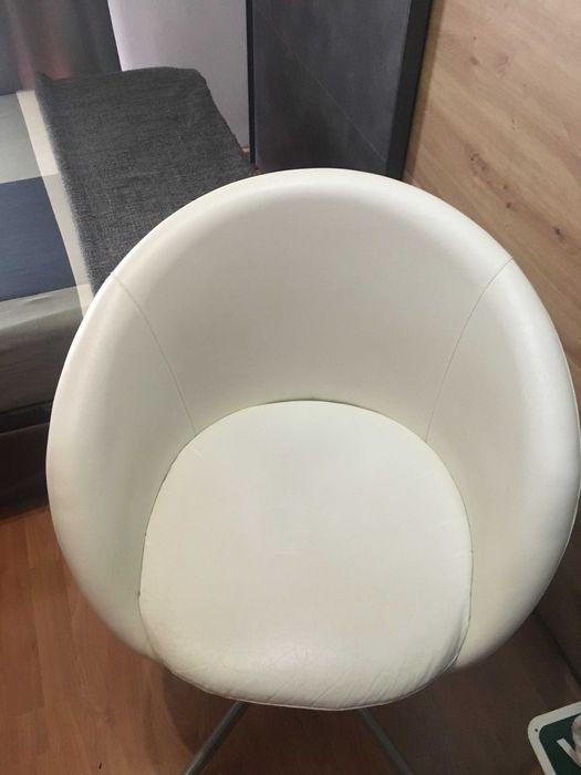 Cadeia Branca Ikea modelo Skruvsta