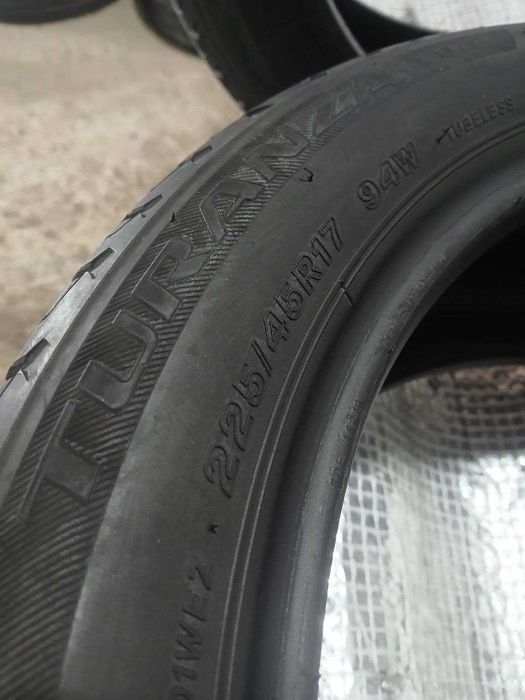 *Шини Bridgestone 225/45R17. 2шт Літо (1536). 2022рік