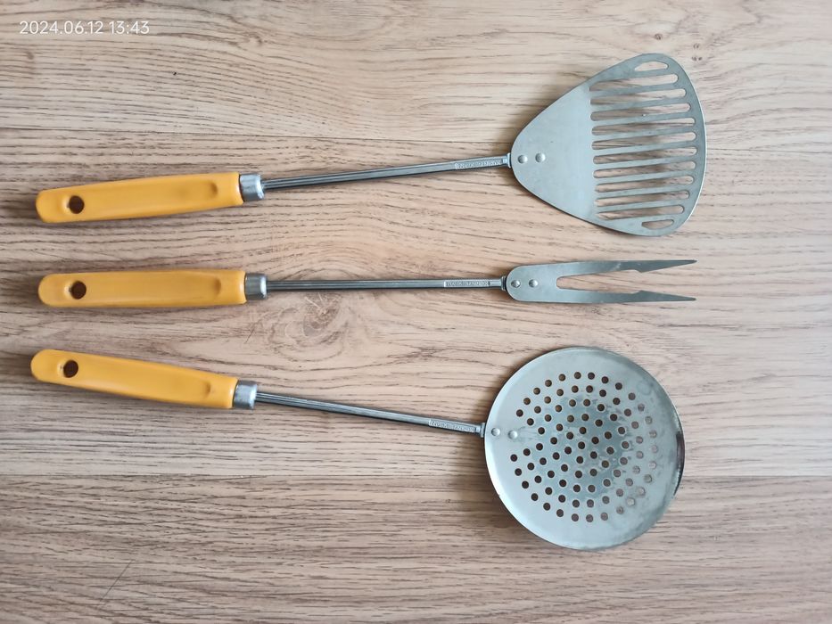 Komplet kuchenny łyżki cedzak szpikulec PRL Kornye Krom