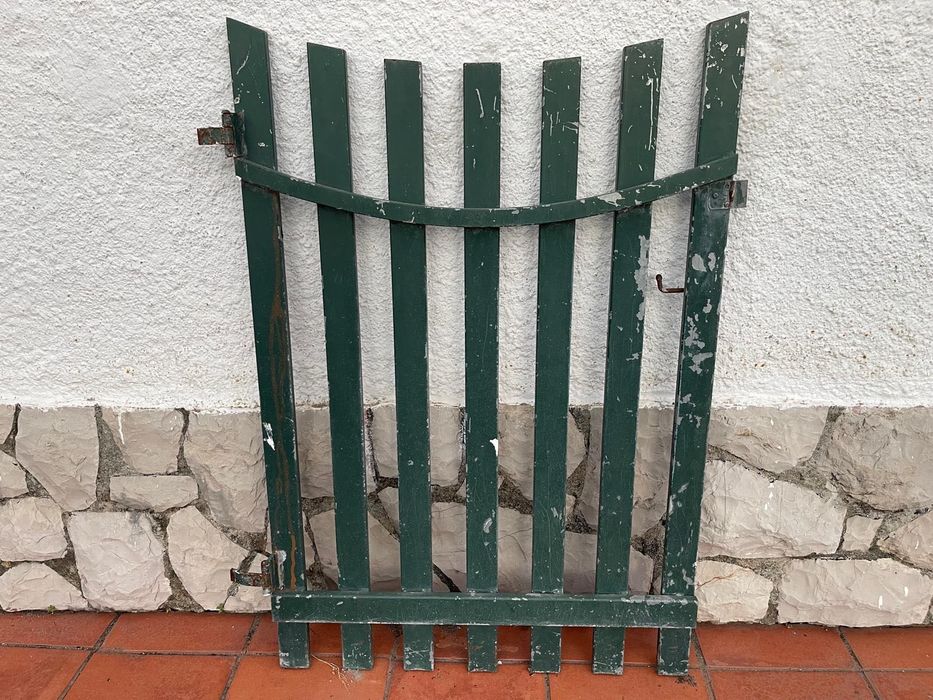 Portão em ferro com 120x81cm