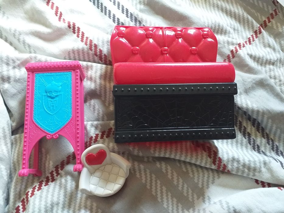 Mebelki Monster High