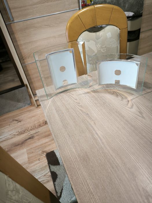 Ramki do zdjęć  ze szkła i plastiku.