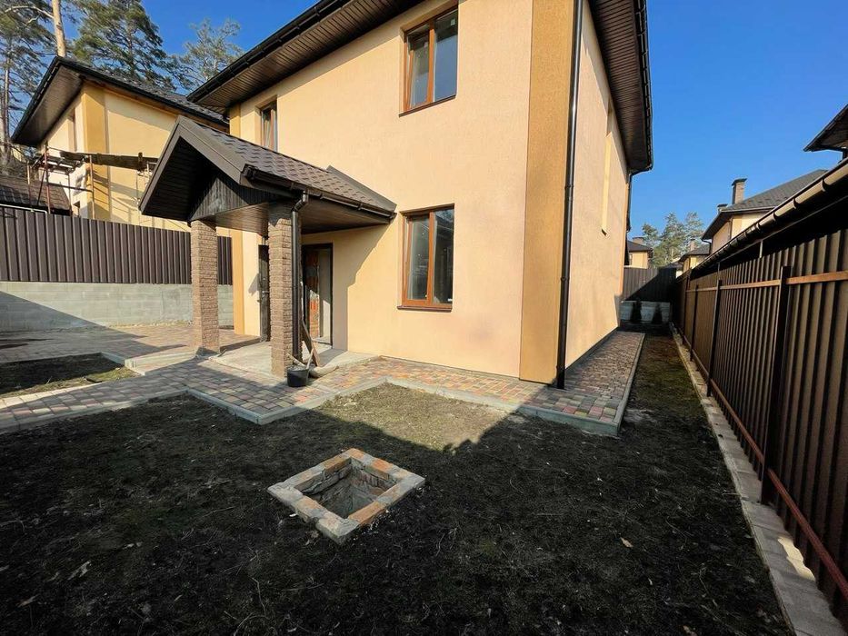 Продається будинок площею 125 кв.м. на земельній ділянці 3 сотки.