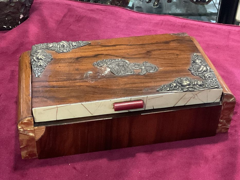 Caixa joias vintage com metal forrada peça inglesa 20x11x6,5 cm