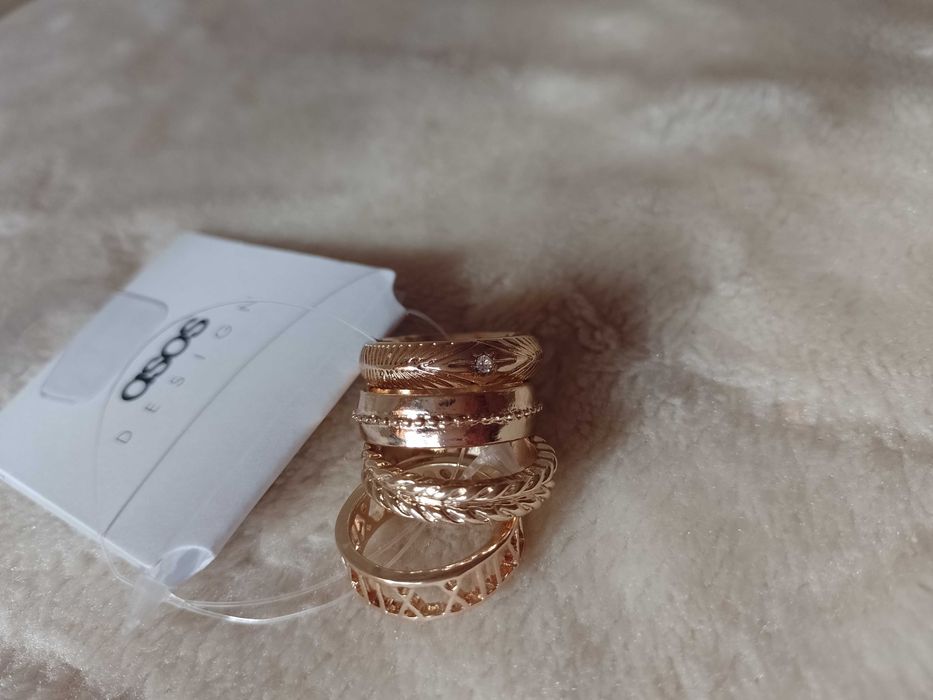 ASOS/ Zestaw 4 x pierścionek) obrączka z Londynu, NOWY
