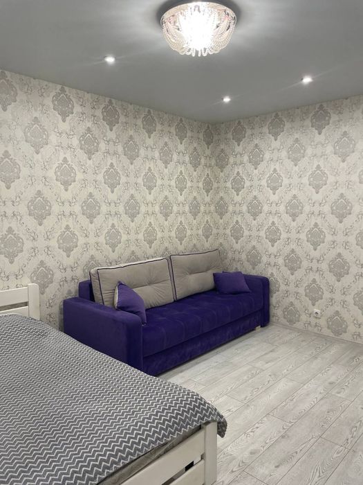 Квартира подобово карамель