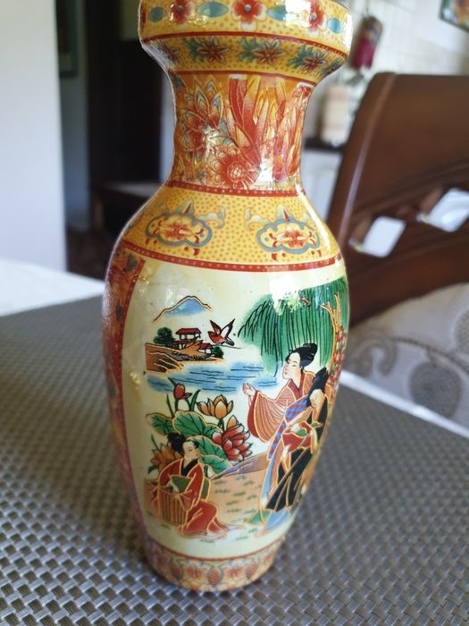 Waza porcelanowa chiński motyw