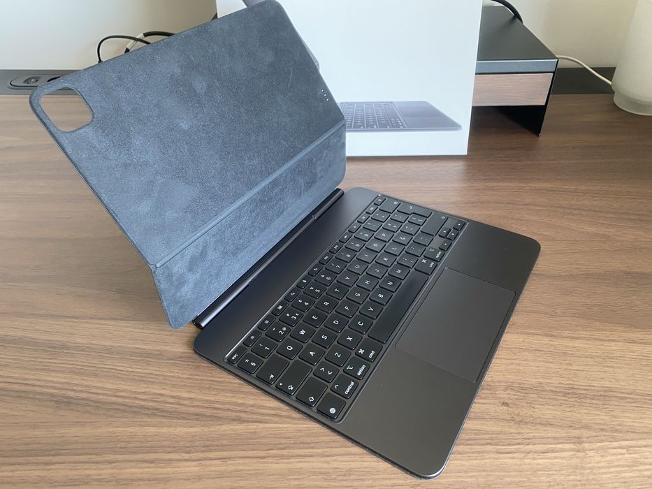 iPad Magic Keyboard 13”
