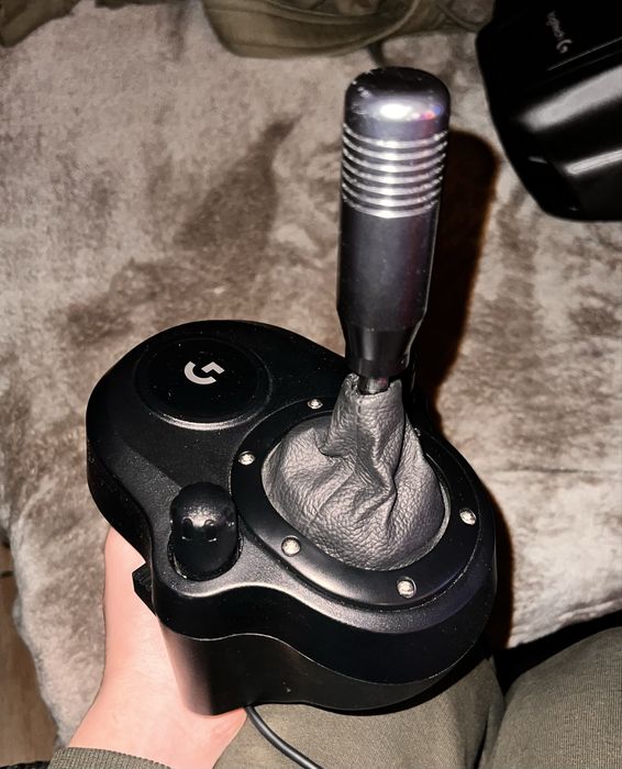 Продам руль logitechg g29 в отличном состояние