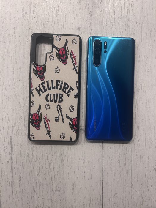 Telefon Huawei p30 + etui