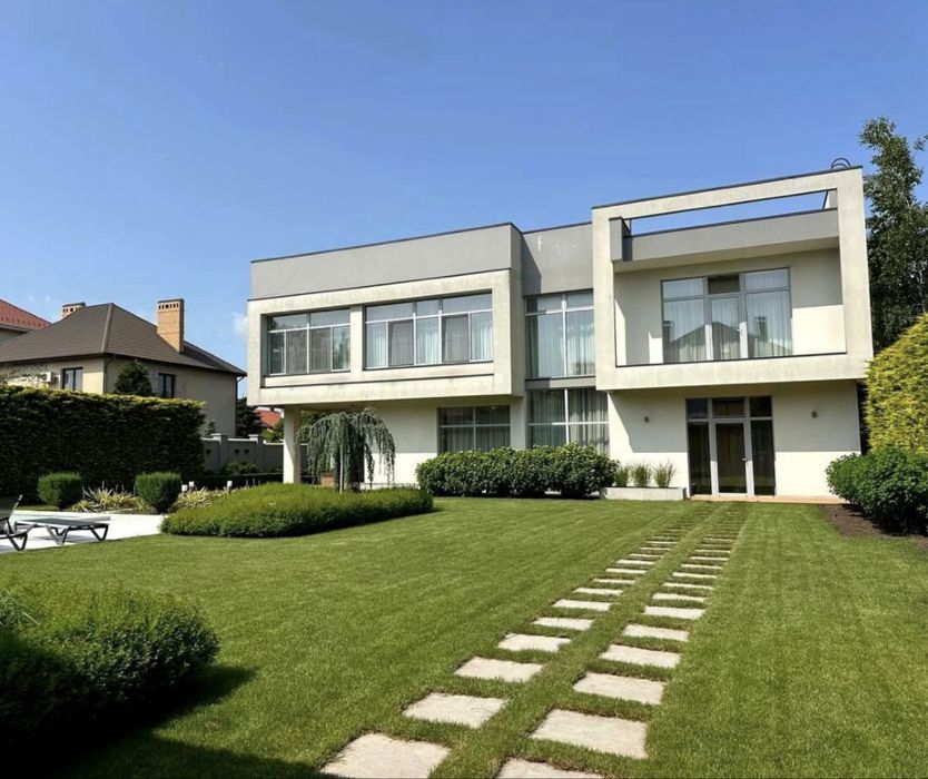 Современный просторный дом у моря!