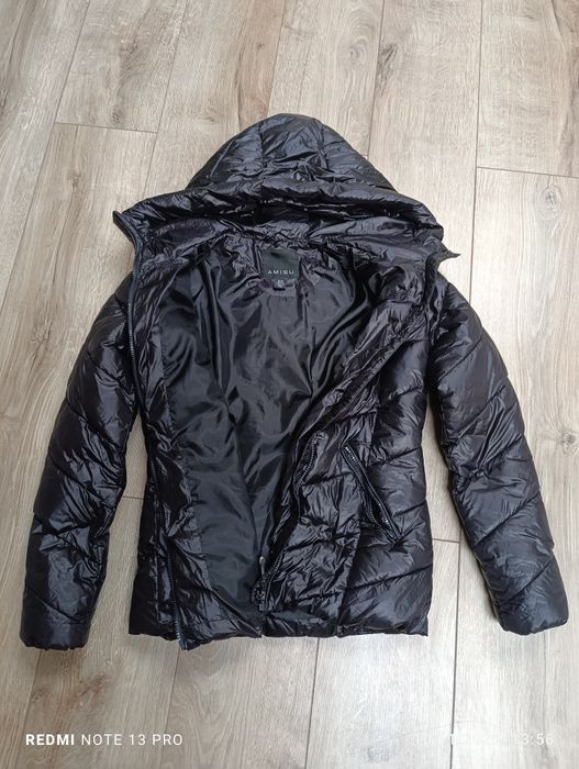 Жіночий зимовий пуховик , чорного кольору