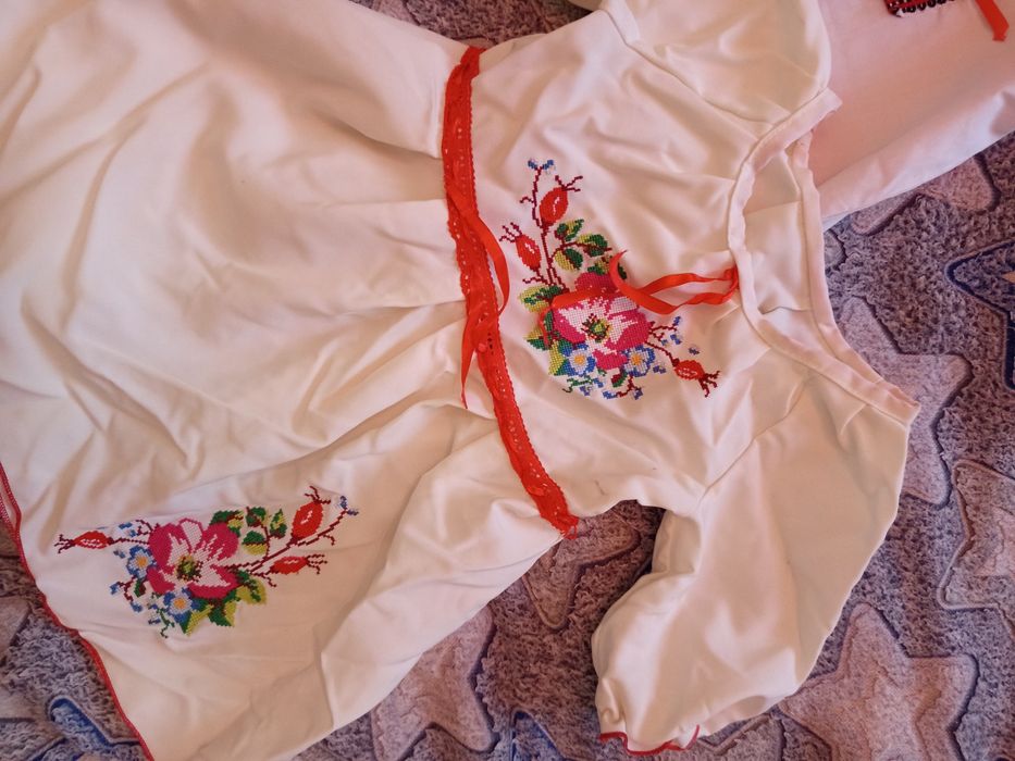 Вишиванка на дівчинку