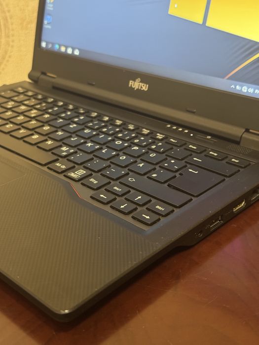 Ноутбук Fujitsu E548 i5 7th SSD 128GB