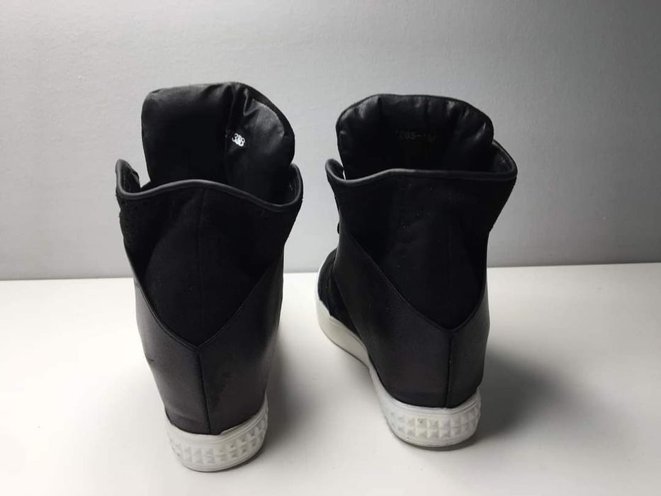 Sneakersy z ukrytym koturnie Rozmiar 38