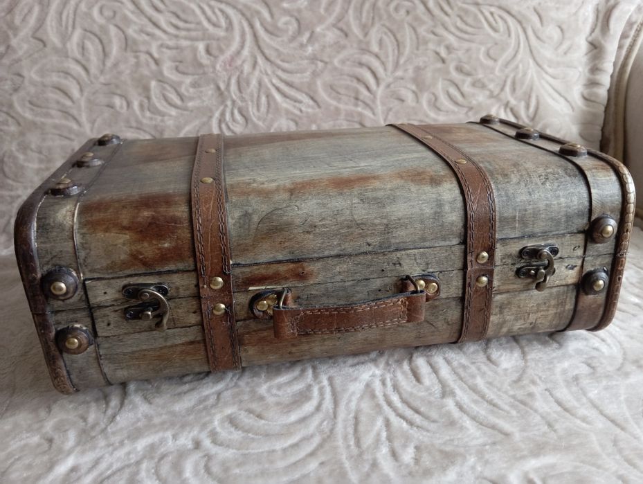 Валіза під ретро фанера