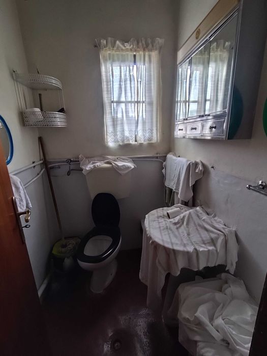Moradia Isolada para Recuperar com Terreno