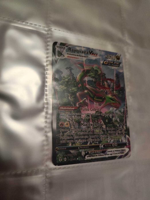 Pokémon TCG Rayquaza VMAX Evolving Skies 218/203 Holo Secret Rare