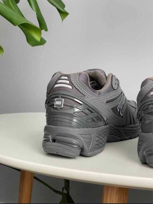 Кросівки new balance 1906