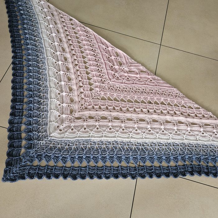 Chusta robiona ręcznie na szydełku rękodzieło Handmade