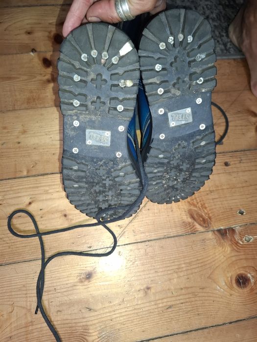 Steel buty,glany na 20 dziurek 37